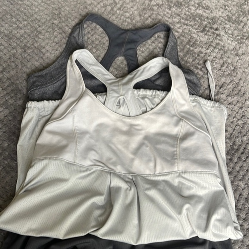 Old Navy TWO Gray Racerback Sports Bra Criss Cross Back Size Small EUC #4293